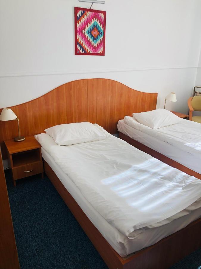 Taurus Hotel 2*